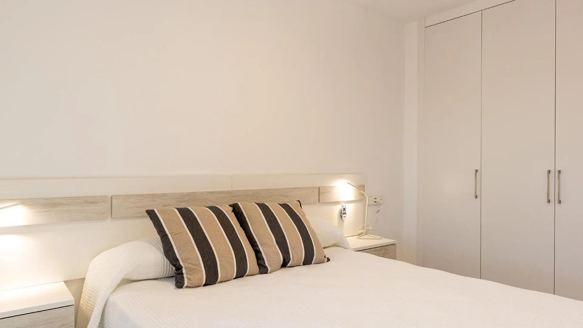 Pacific Calm Apartment 토레델마르