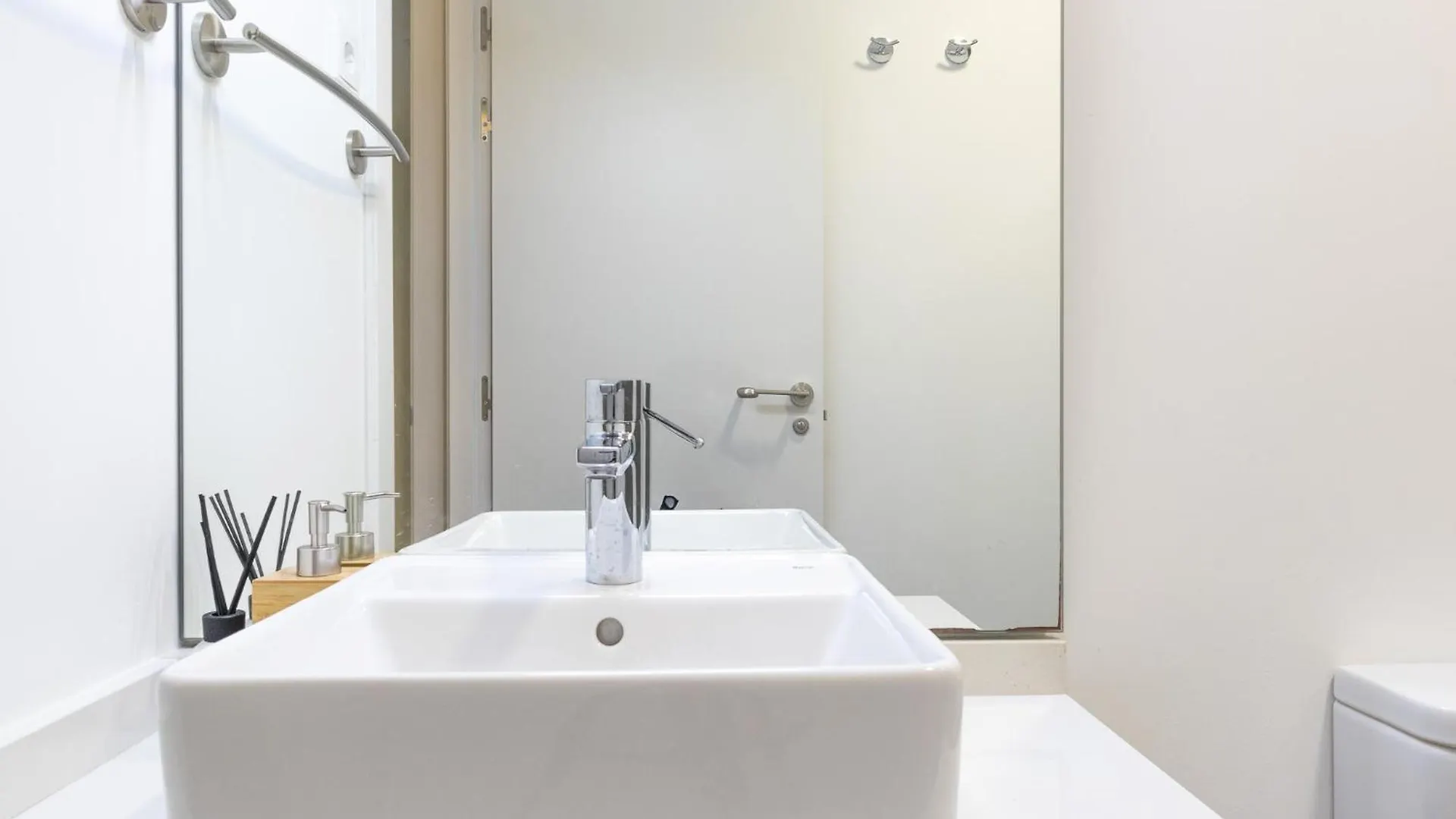 Pacific Calm Apartment 토레델마르