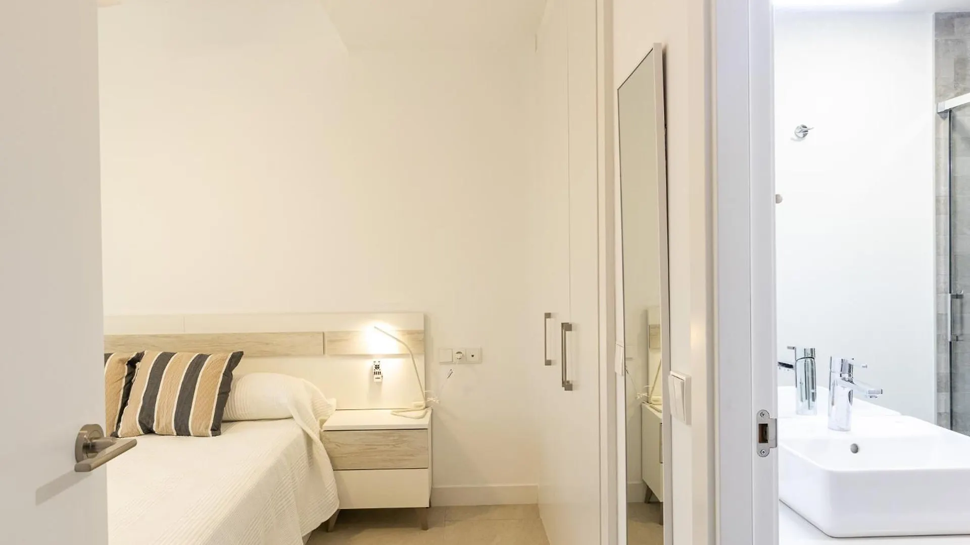 Pacific Calm Apartment 토레델마르
